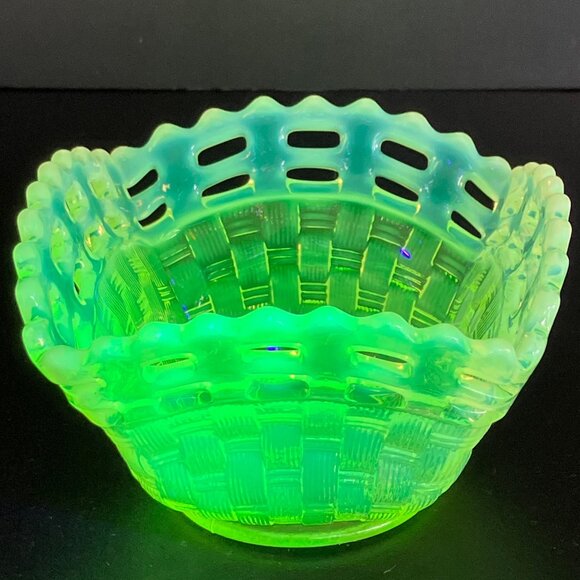 Fenton Topaz Opalescent Uranium Lattice Basket Weave Candy Dish - Picture 1 of 13